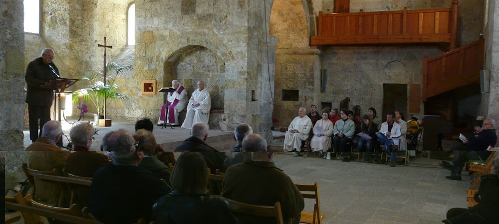 Eucharistie dans l'église abbatiale de Boscodon