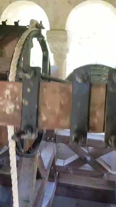 Cette semaine a eu lieu la révision des deux cloches de l'abbatiale, un moment important pour la vie de l'abbaye.