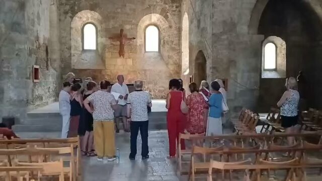 Durant deux jours, l'abbaye accueille le Stage Shlama (chants sacrés du Proche et moyen Orient).