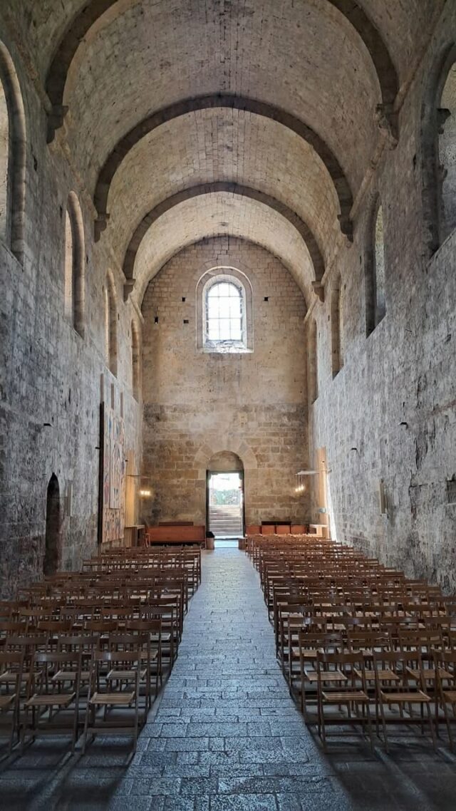 La nef de l'abbatiale ✨