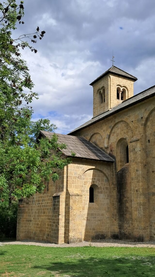 Et si vous veniez vous plonger au XIIème siècle en visitant notre abbaye ? ✨