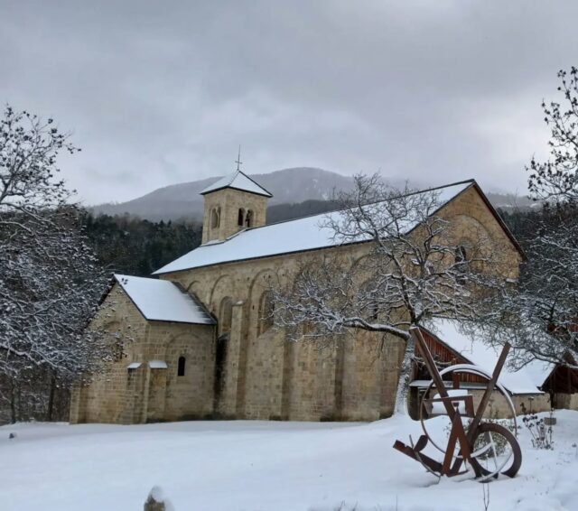 🗳 A VOS VOTES !

Le Dauphiné Libéré organise un grand vote pour élire les 7 Merveilles du patrimoine parmi 30 sites emblématiques du territoire.

L'abbaye de Boscodon faisant partie de la liste... on compte sur vous 😉

🗓  Votes ouverts jusqu'au 15 août.

👉 Pour voter, il vous suffit de cliquer sur ce lien : https://www.ledauphine.com/culture-loisirs/2026/07/15/citadelle-chateau-eglise-votez-pour-les-sept-merveilles-du-departement

@boscodonabbaye05 #abbayedeboscodon #serreponcon #embrun #hautesalpestourisme #hautesalpes