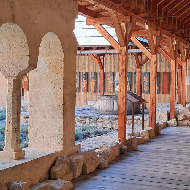 [CLOITRE] 📷 Gros plan sur le cloitre.

@boscodonabbaye05 #serreponcon #embrun #hautesalpestourisme #hautesalpes #cloitre