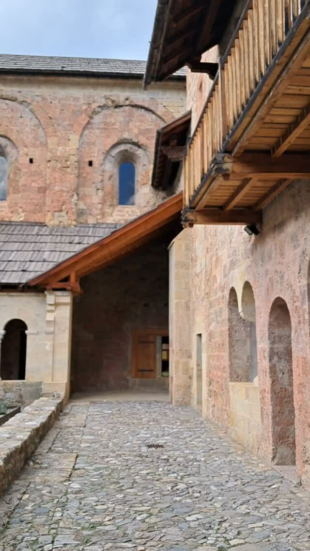 @boscodonabbaye05 #abbayedeboscodon #serreponcon #embrun #hautesalpes #cloitre