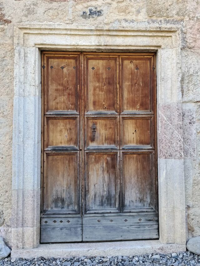 [PORTE] @boscodonabbaye05
#abbayedeboscodon #serreponcon #embrun #hautesalpes #porte